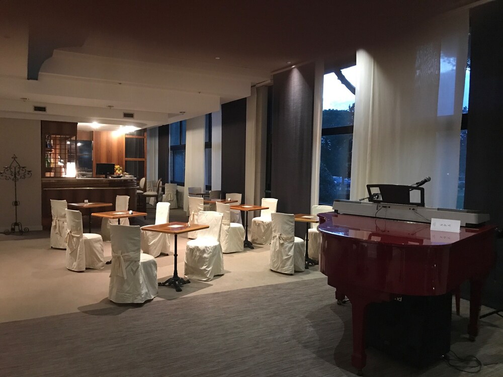 Hotel Bar