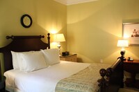 Deluxe Room, 1 Queen Bed, Resort View (Porch)
