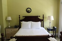 Deluxe Room, 1 Queen Bed, Accessible, Resort View (with Porch)