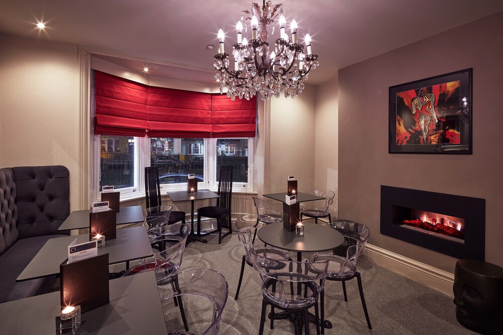 Hotel Lounge