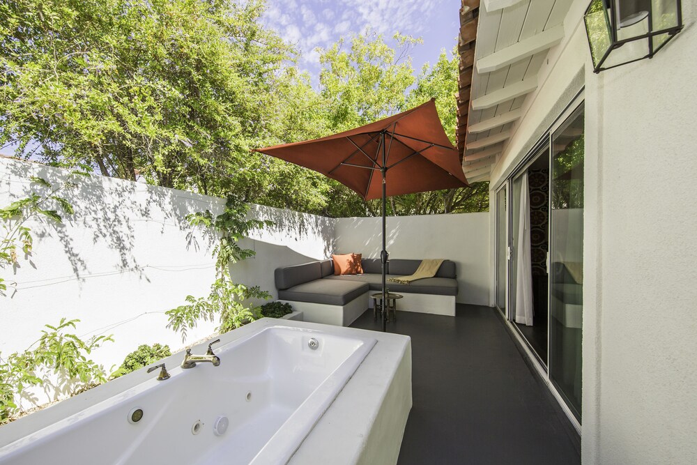 Jetted Tub