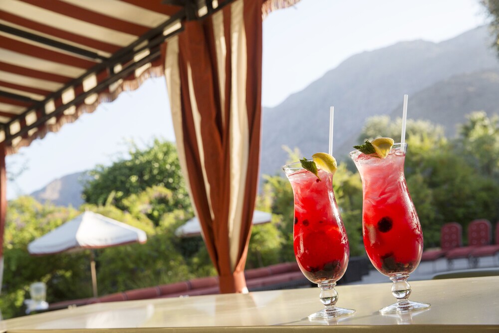 Hotel Bar