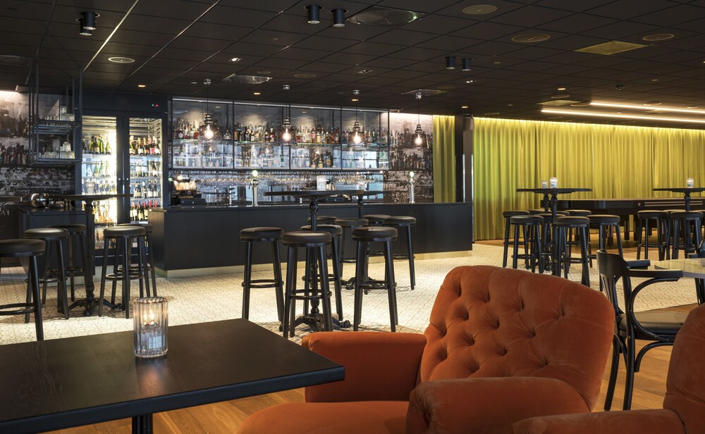 Hotel Bar