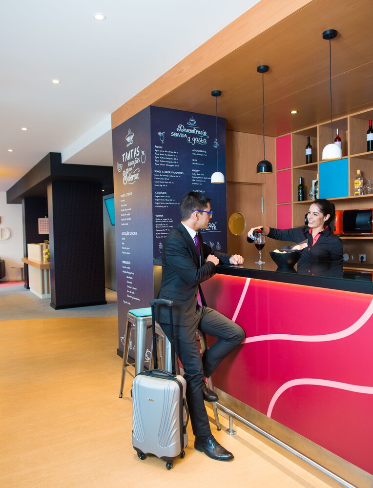Hotel Bar