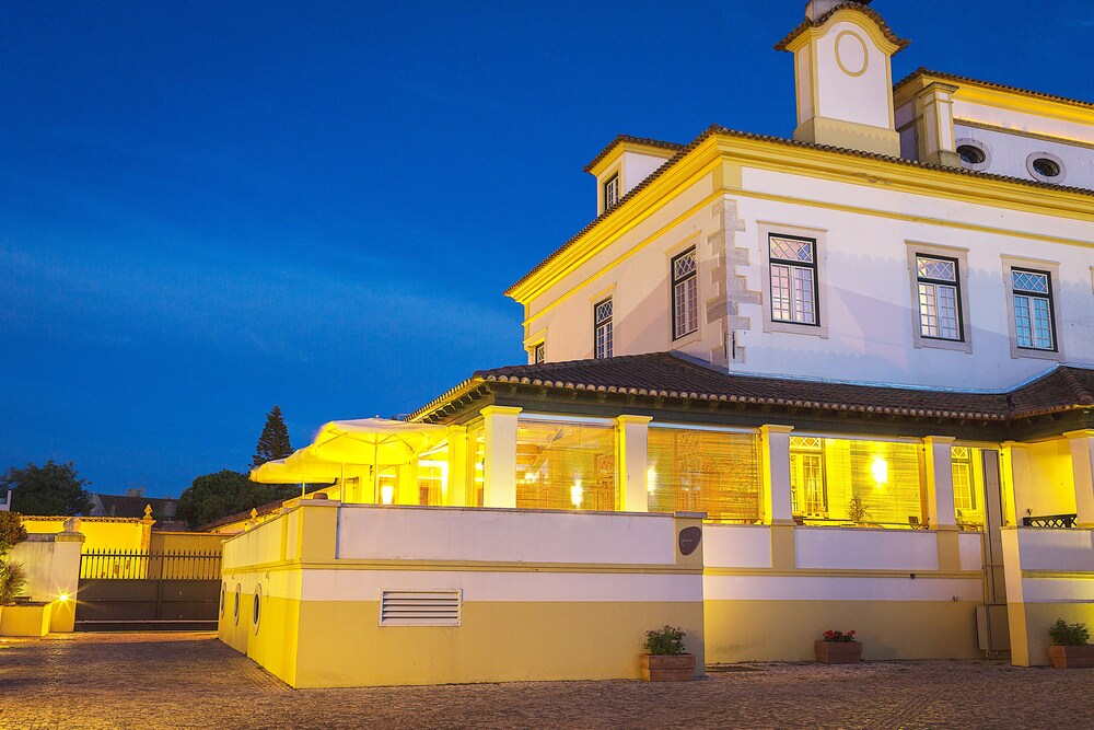 Façade de l'hôtel - Soir/Nuit