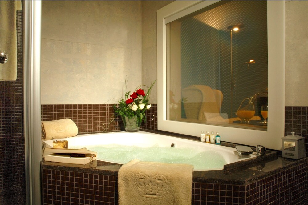 Jetted Tub
