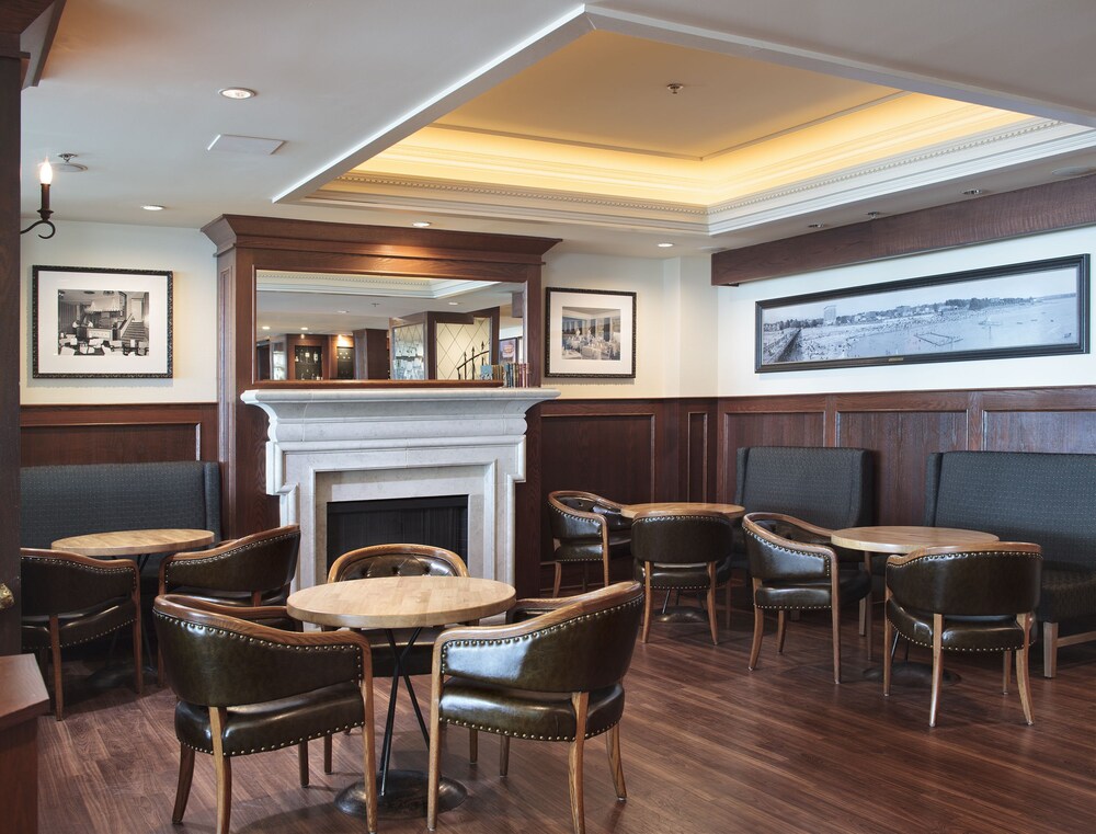 Hotel Lounge