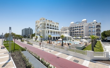 Riccione Vacations - Hotel Corallo - Property Image 1