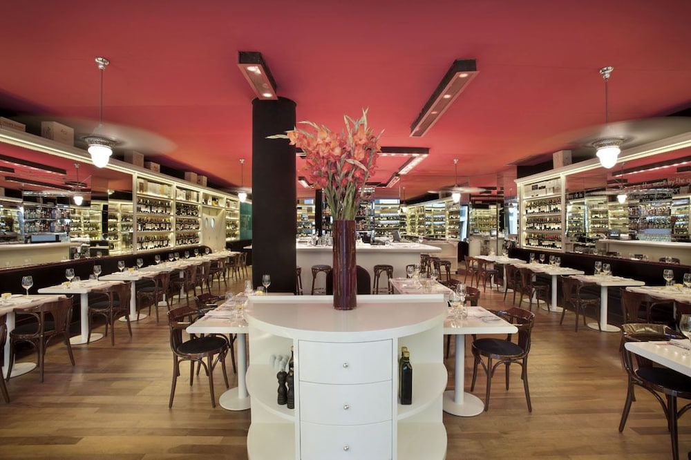 Hotel Bar