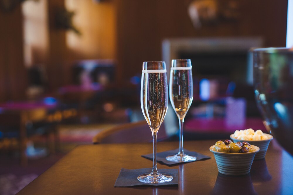 Hotel Bar
