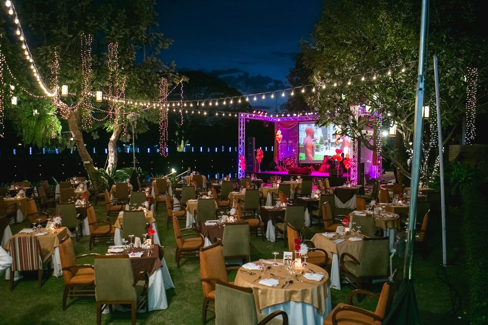 Outdoor Banquet Area