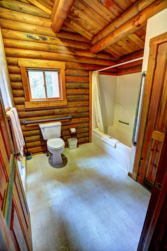Classic Cabin, 1 Bedroom, Accessible, Non Smoking - Bathroom
