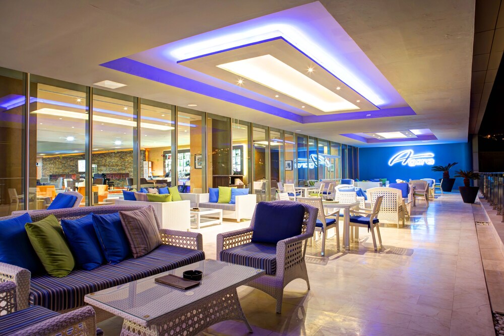 Hotel Lounge