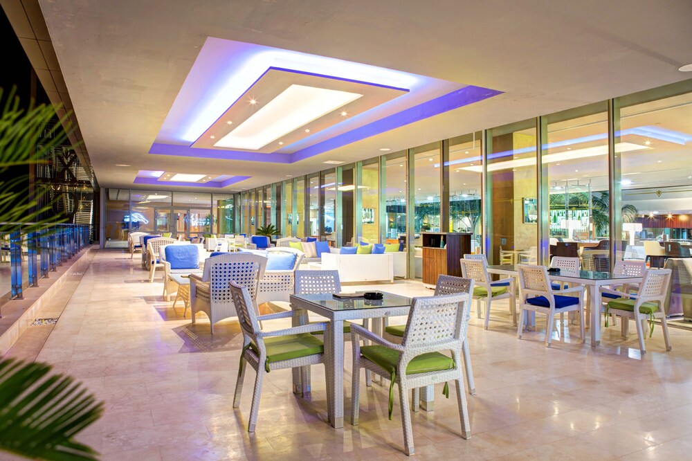 Hotel Lounge