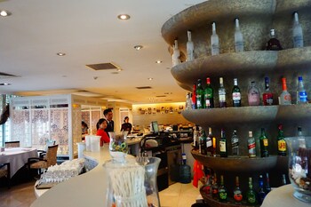 Hotel Lounge