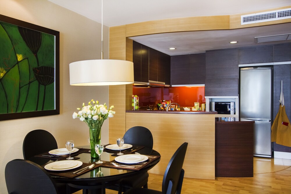 Premier Room, 2 Bedrooms - In-Room Dining