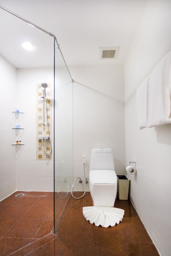 Executive Room, 2 Bedrooms - Bathroom Shower