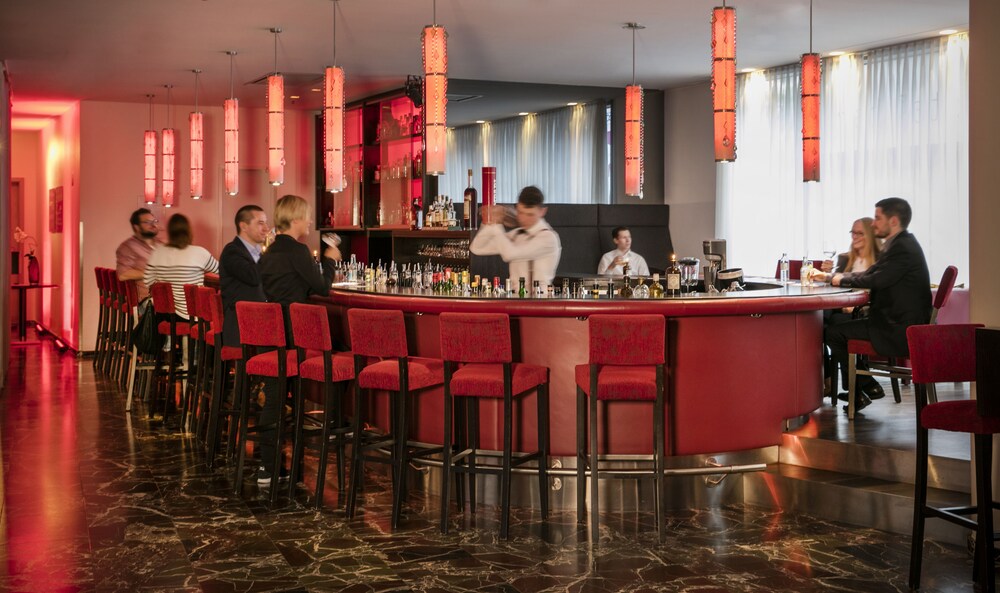 Hotel Bar