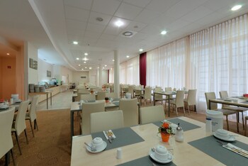 Food Court