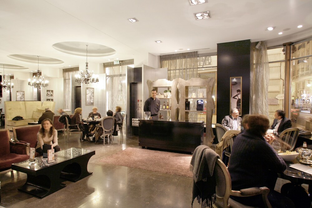 Hotel Bar