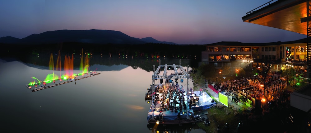 Lake View