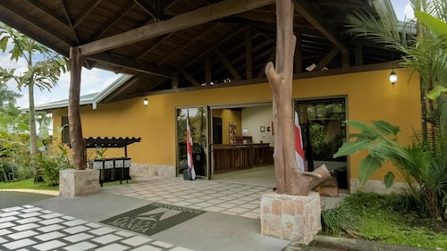 Arenal Manoa & Hot Springs Resort