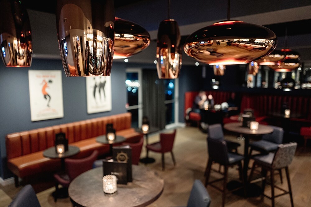 Hotel Bar