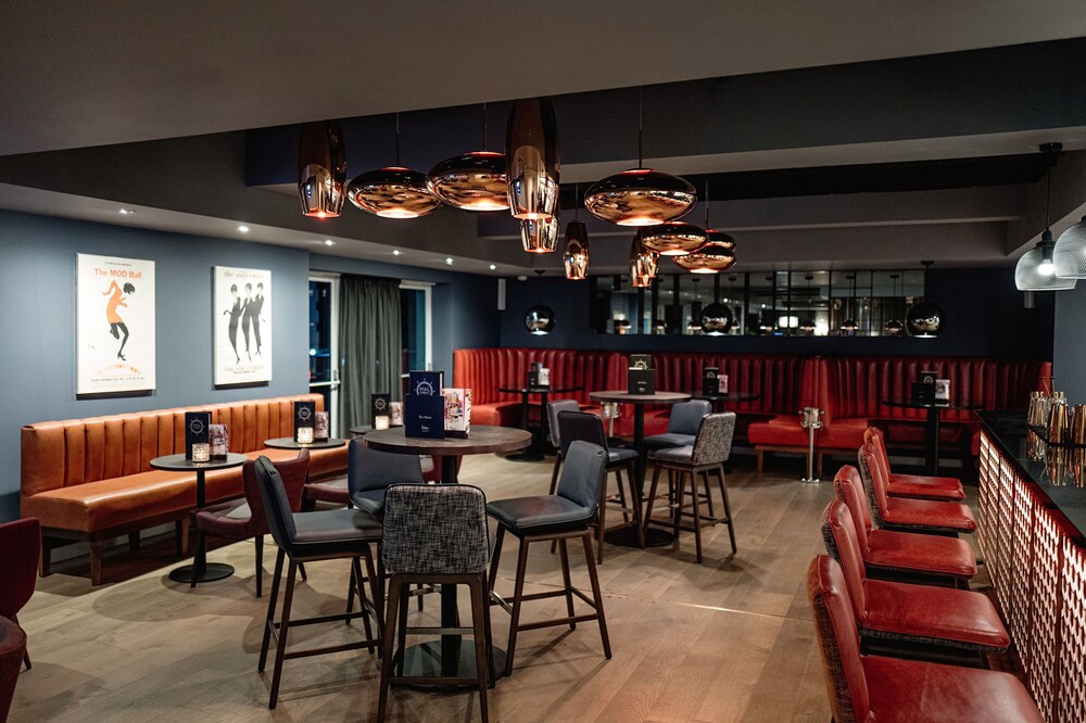 Hotel Bar