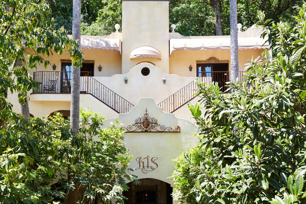 Courtyard View
