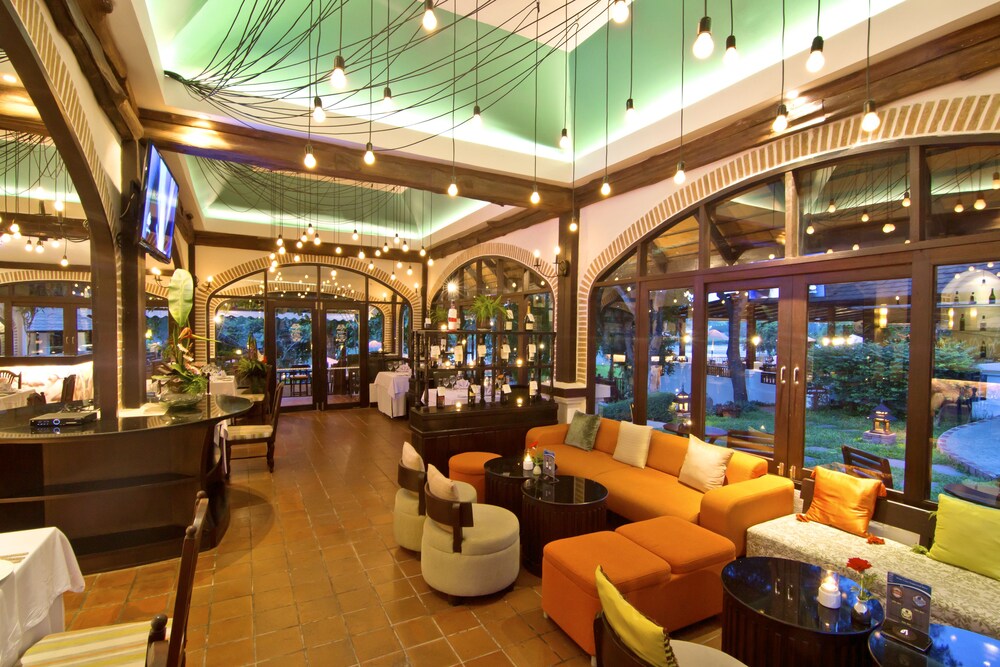 Hotel Lounge