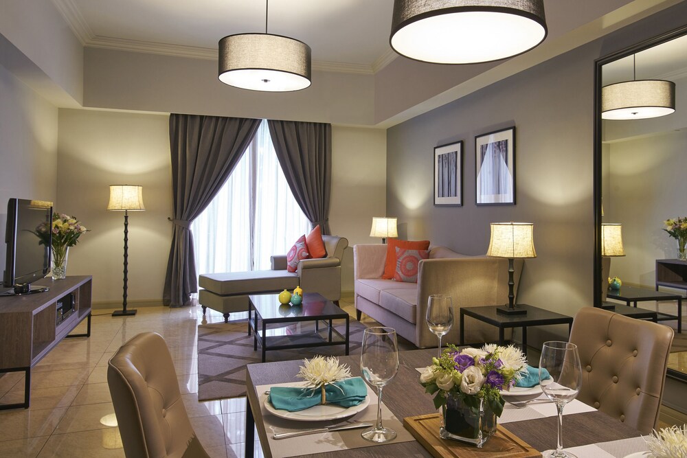 Suite, 2 Bedrooms (Breakfast on weekdays only except P.H) - Living Area