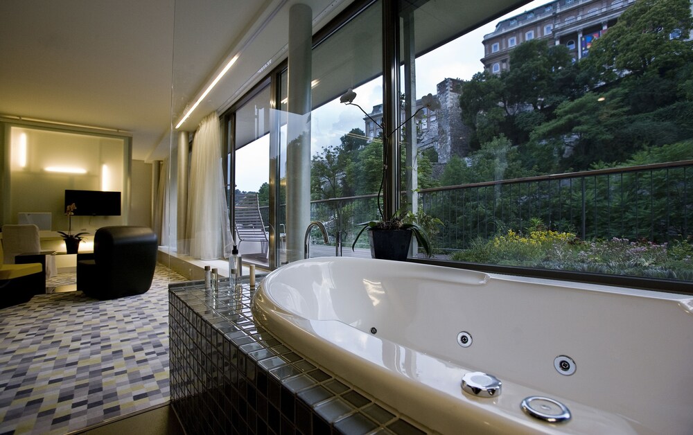 Jetted Tub