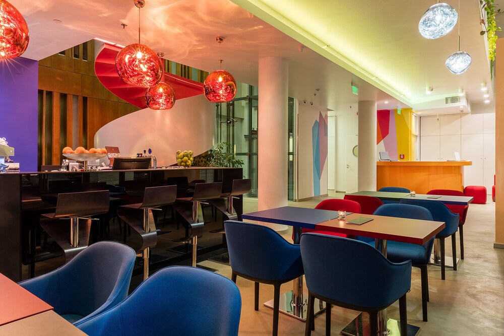 Hotel Bar
