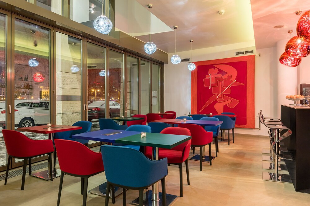 Hotel Bar