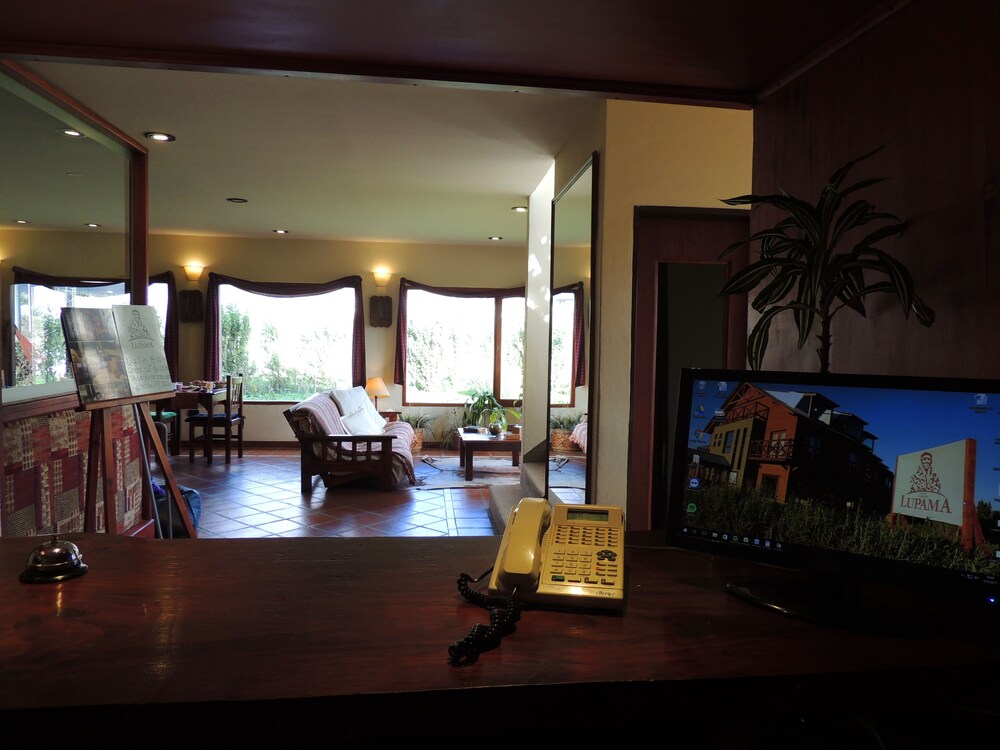 Mostrador de check-in y check-out