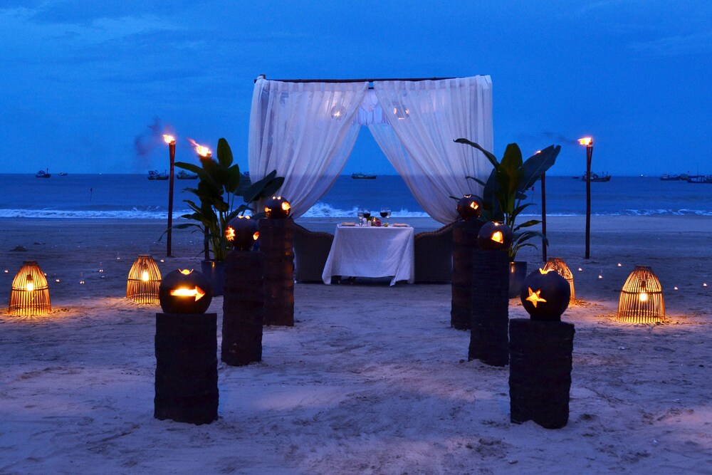 Couples Dining