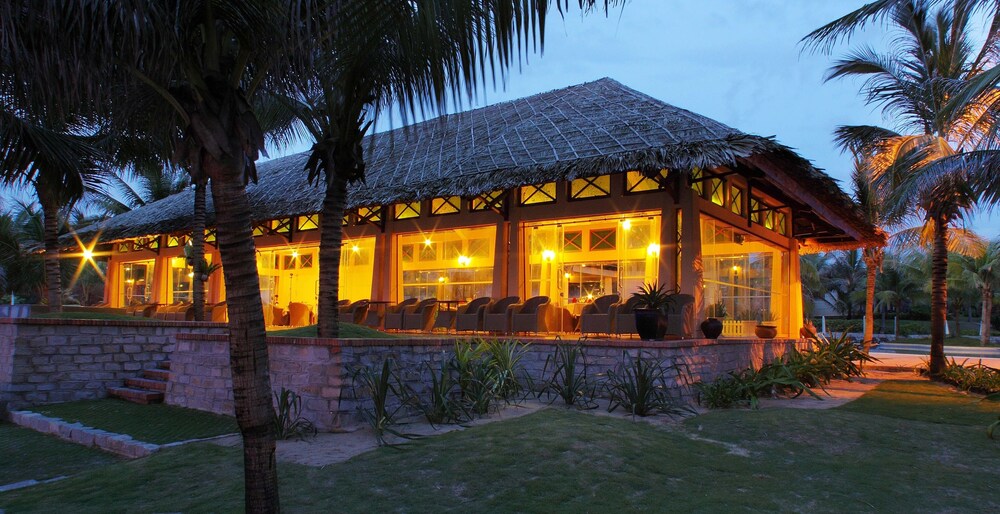 Poolside Bar