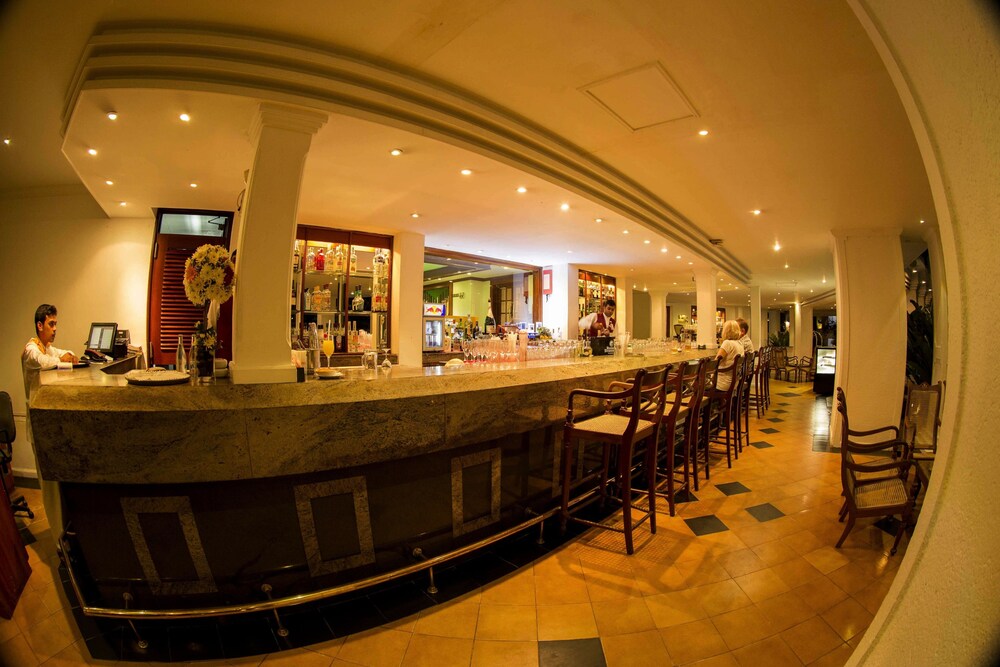 Hotel Lounge