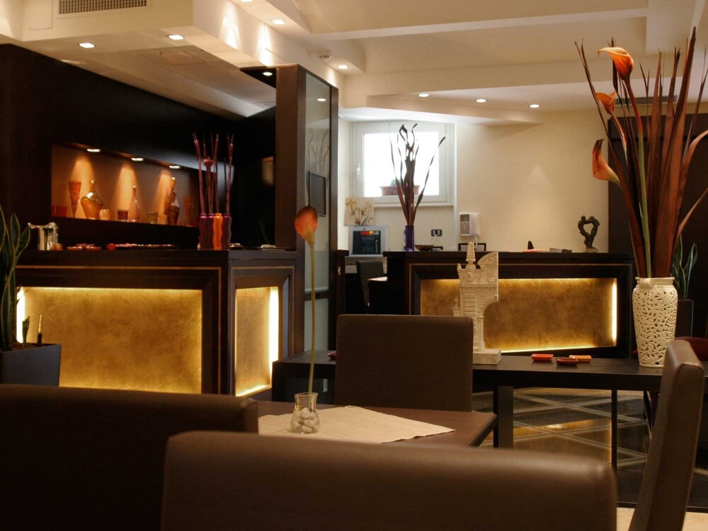 Hotel Lounge
