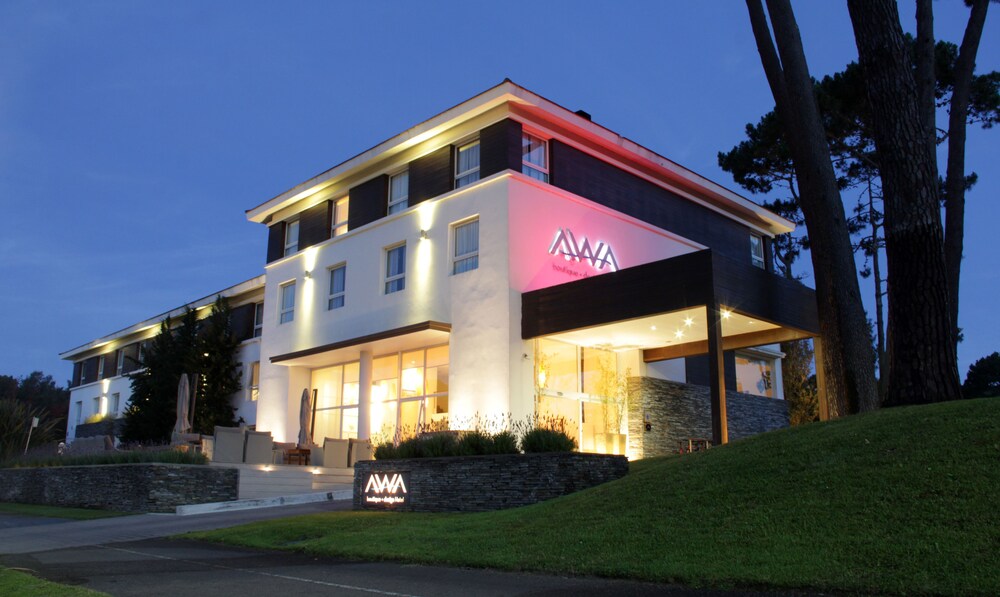Hotel Front - Evening/Night