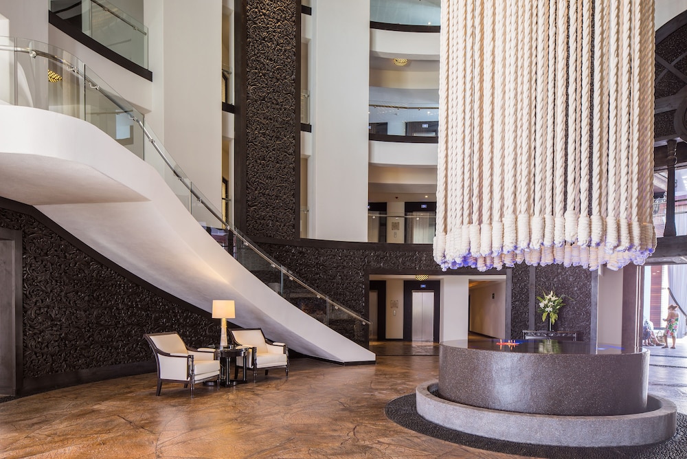 Lobby sitting area, Cabo Azul Resort