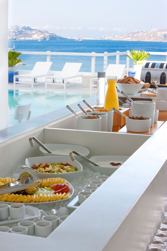 Poolside Bar