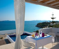 Honeymoon Suite