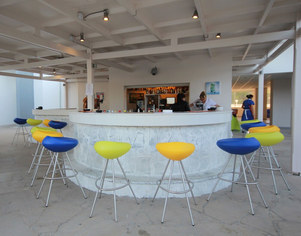 Poolside Bar