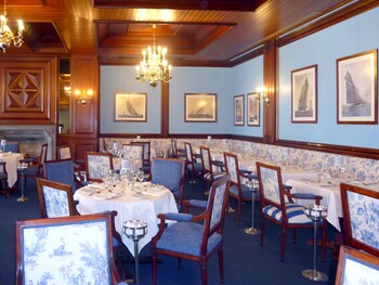 Food Court