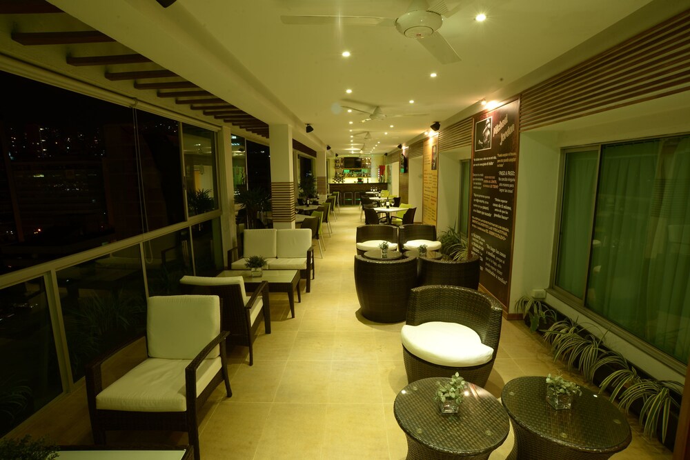 Hotel Bar