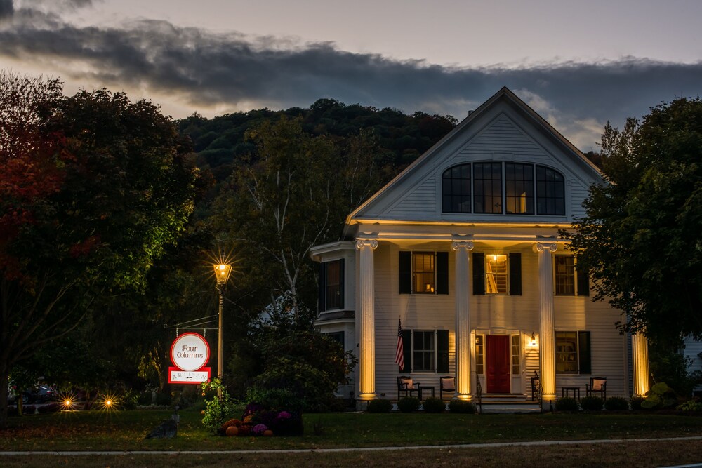 Facciata hotel (sera/notte)