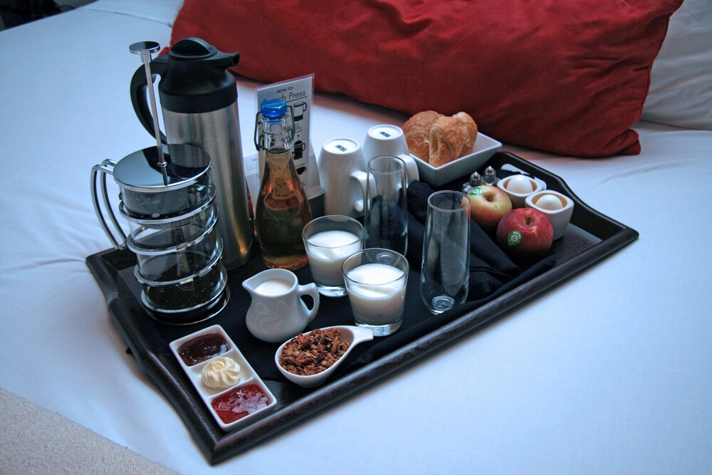 Room Service - Dining