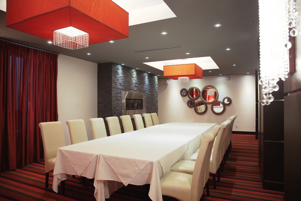 Family Dining