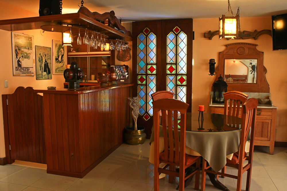 Hotel Lounge